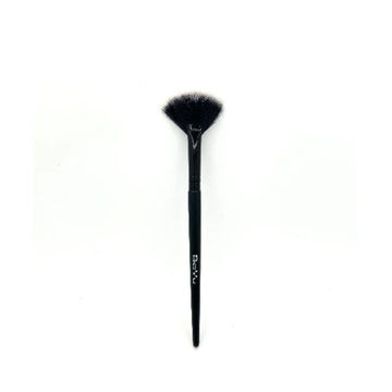 Beyu Fan Highlighter Brush 001